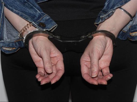 Македонска државјанка е уапсена во Црна Гора- собирала пари за данок, па 10.000 евра ставила во џеб 