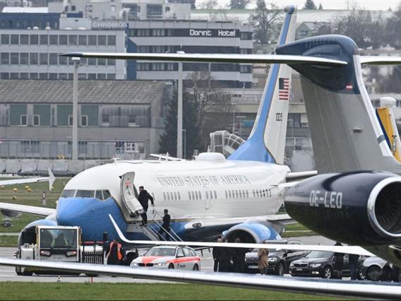 Бомба во авион- запрени се сите летови на аеродромот во Вашингтон, засегнати 820 авиони 