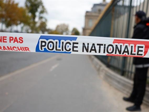 Хаос во Франција! Терорист со автомобил влета меѓу пешаци, викајќи Алах акбар, неколку повредени