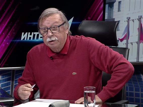 Чомовски: Која е логиката Mицкоски да го учи Филипче да го реформира СДСМ?