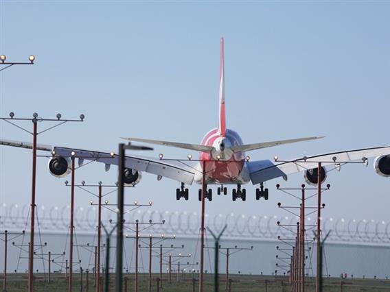 Илјадници летови во САД се откажани или одложени поради блокадата на владата