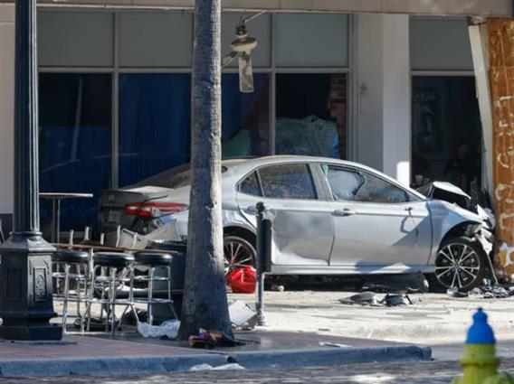 Најмалку четворица загинати и 11 повредени , кога уличен тркач се заби во група луѓе во Тампа (ВИДЕО)