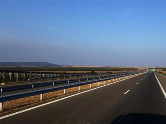 Сообраќајот се одвива непречено, по влажни коловози