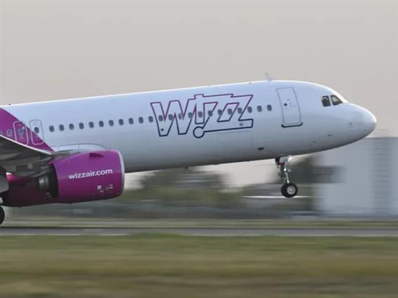 Драма на лет на Визер кон Букурешт- се запалил моторот по слетувањето, во авионот имало над 220 патници