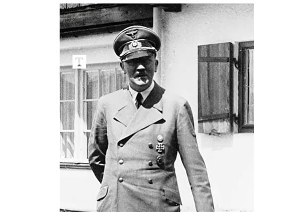 ДНК-анализа: Хитлер имал генетски нарушувања што влијаеле на неговите гениталии