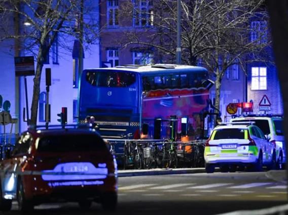 Автобус влетал во станица, има загинати- трагедија во Стокхолм (ВИДЕО)