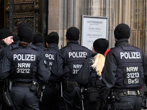 Драма во училиште во Германија: Повредени се 19 ученици, сѐ почнало во ходникот