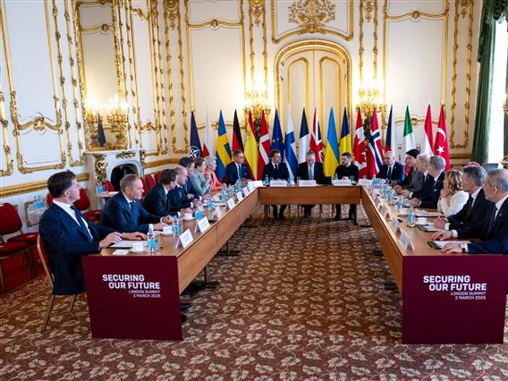 Eвропските лидери на итен состанок со Зеленски поради планот на Трамп за Украина 