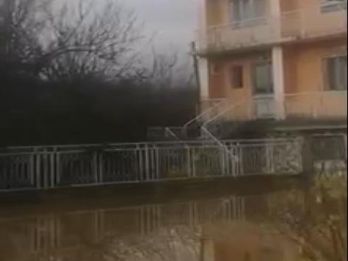 Се излеале Болнска и Источка река во селата Царев Двор и Дрмени, поплавени над 50 куќи