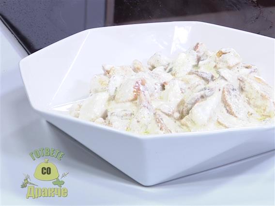 „Гответе со Дракче“ - Пилешко во бел сос