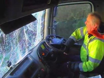 Видео: Што може да се случи кога возите со замаглено ветробранско стакло?