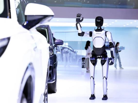 Робот рекордер: Поминал 100 километри за три дена (Видео)