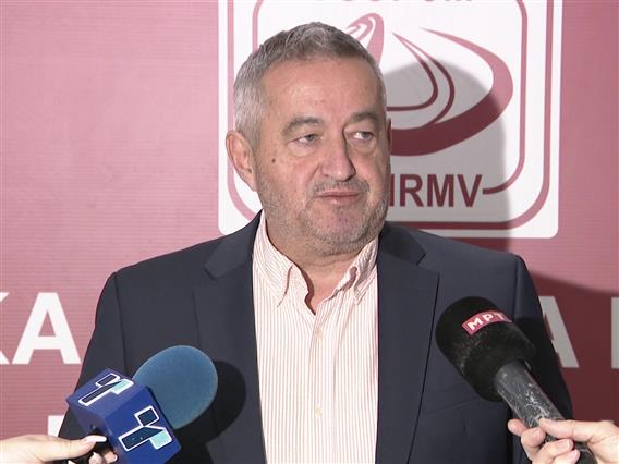 СДСМ тврди дека породилното доцни и до еден месец, од фондот уверуваат дека исплатите се континуирани