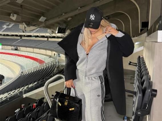 Фото: Ванда Нара ги покажа градите на стадион