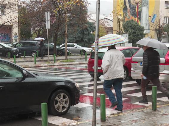 Брзата помош алармира на зголемен број сообраќајки, четворица пешаци прегазени на пешачки премин