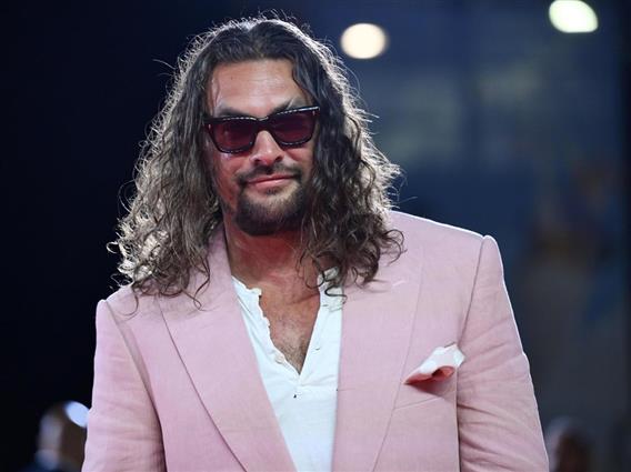 Британка му платила 570.000 евра на „Џејсон Момоа“. Мислела дека се во врска, но...