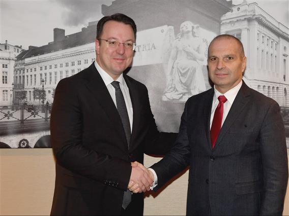 Николоски: Македонија се фокусира на изградба на големи инфраструктурни проекти, средба со Караџов и Маринеску во Брисел