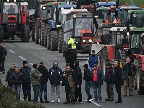 Од 18 часот целосно блокиран сообраќајот кон Грција преку ГП Богородица 