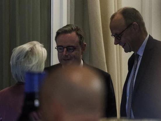 Фон дер Лајен и Мерц по средбата со Де Вевер: Сите земји од ЕУ мора да сносат истиот ризик од „заемот за репарации“