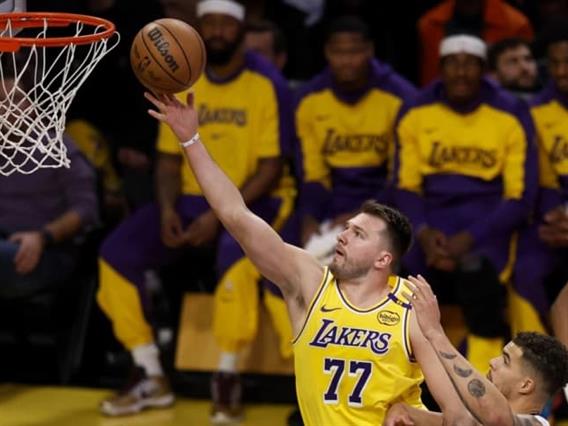 Дончиќ со трипл-дабл во својот прв натпревар по раѓањето на неговата ќерка