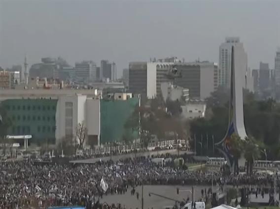 Воена парада во Дамаск по повод првата годишнина од падот на режимот на Башар ал Асад (ВИДЕО)