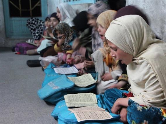 Австрија гласа за забрана за носење шамии, хиџаб и бурки од девојчињата во основните училишта 