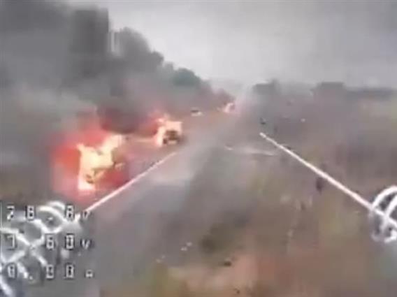 Разнесена е цела руска колона со оклопни возила во клучниот град во Украина (ВИДЕО)