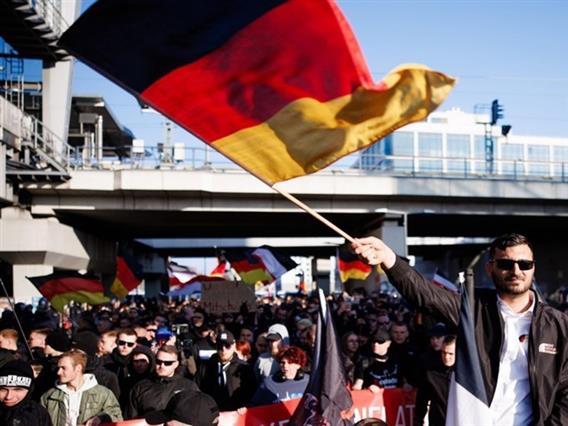 АфД сѐ повеќе го копира Трамп 