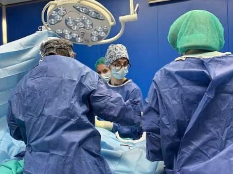 МЗ: За првпат во Македонија е изведена хируршка интервенција кај дете со ретка конгенитална деформација