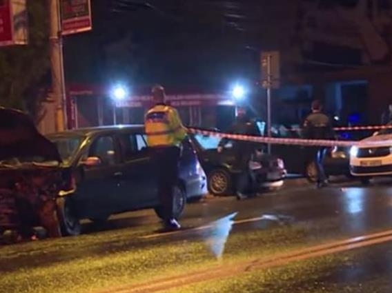 Филмска потера во Романија: Полицајци бркаат братучед на градоначалник, на крај се забил во полициско возило (ВИДЕО)