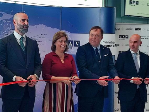 Стартува авиолинијата Скопје - Прага, се обновува и летот до Келн