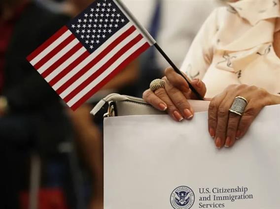 За само 48 часа требало да добие долго очекувано државјанство на САД- тогаш стигнала наредбата на Трамп 