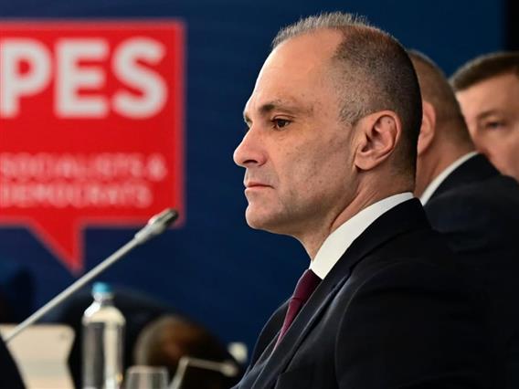 Филипче од Брисел: Барам поддршка од Европа за одбрана на демократијата во Македонија