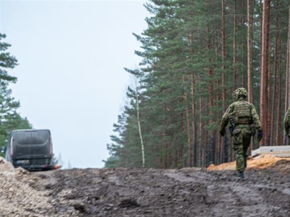 Длабоко во шумите на Естонија, НАТО поставува замка за Путин (ВИДЕО)