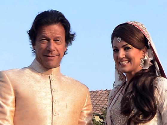 Поранешниот премиер на Пакистан, Кан и неговата сопруга осудени на 17 години затвор