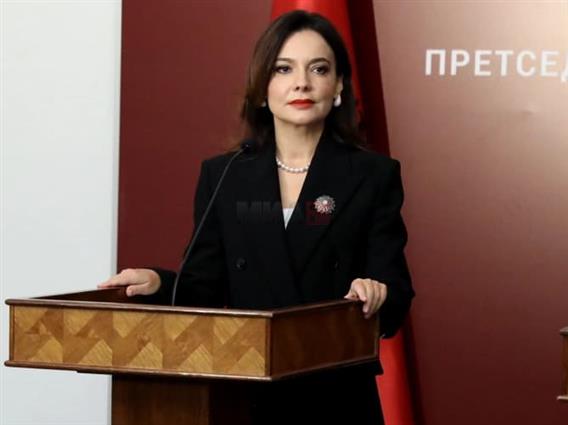 Албанската министерка Спиропали во официјална посета на Скопје