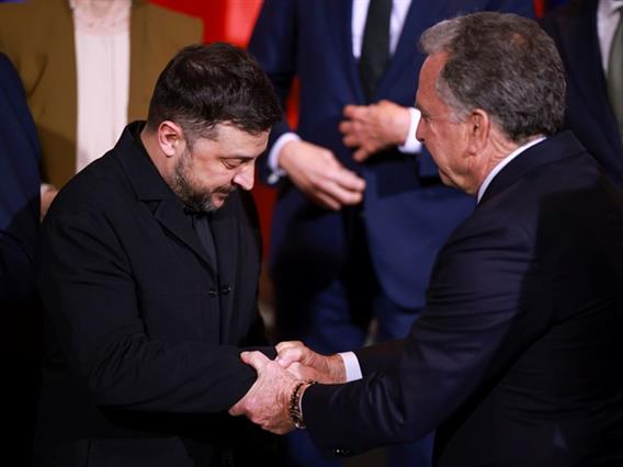 Зеленски разговарал со преговарачите на Трамп: Се појавија нови идеи за крај на војната 