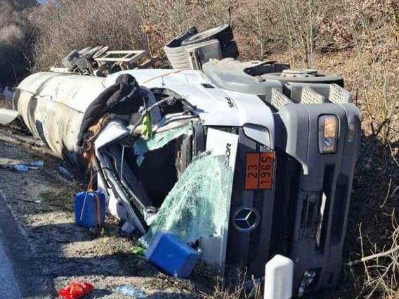 АМСМ: Сообраќајот кон ГП Ќафасан е се уште во прекин во двата правци