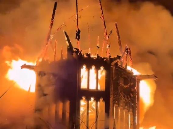 Видео: На новогодишната ноќ изгоре црква во Амстердам стара 154 години