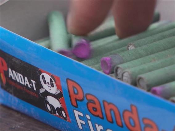 Пет деца и двајца мажи се здобиле со повреди од испукани петарди, кај дел била направена импутација на прстите