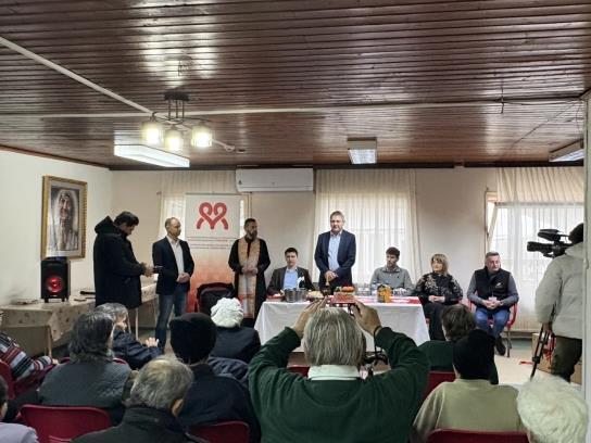 Бадникарите во посета на домот за стари лица Мајка Тереза