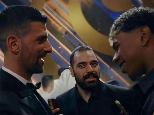 Видео: Ѓоковиќ го замолил Јамал да се фотографира со синот во Дубаи: Стефан, дојди!!