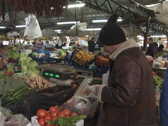 Меѓу традицијата и можностите – празничните трпези предизвик за граѓаните 