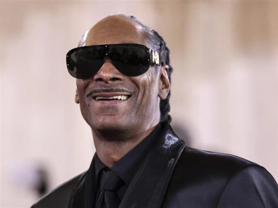 Контроверзен настап на Снуп Дог на Златните глобуси: „Сега сум надуван“ (Видео)