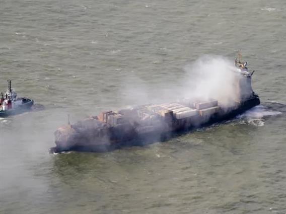 Се појави снимка од нападот врз танкери во Црното Море- ударот на дрон предизвика силна експлозија (ВИДЕО)