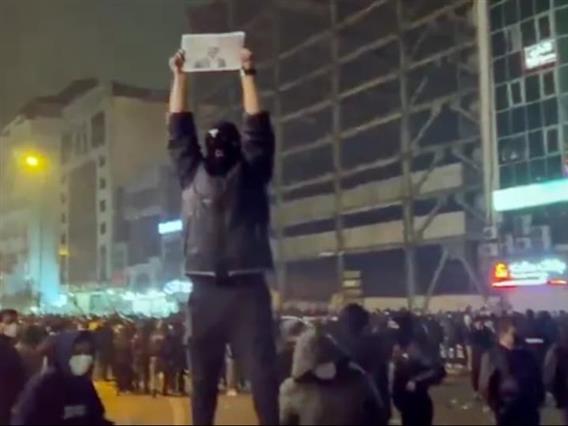 Иран планира трајно да го исклучи интернетот во земјата- гасење на протестите се приоритет за режимот 