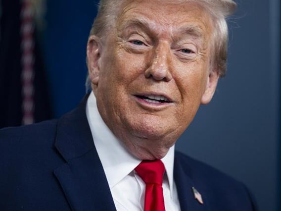 Трамп одговори до каде е подготвен да оди за Гренланд: Ќе дознаете (ВИДЕО)