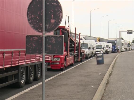 Владата и Министерството за транспорт ќе ги поддржат протестите на транспортерите 