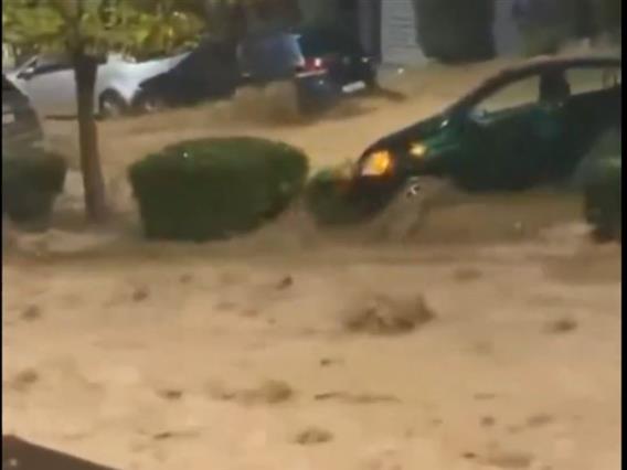 Силно невреме во Атина - има две жртви (ВИДЕО)