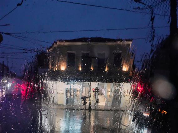 Променливо време со дожд и снег, пообилни врнежи се очекуваат во понеделник